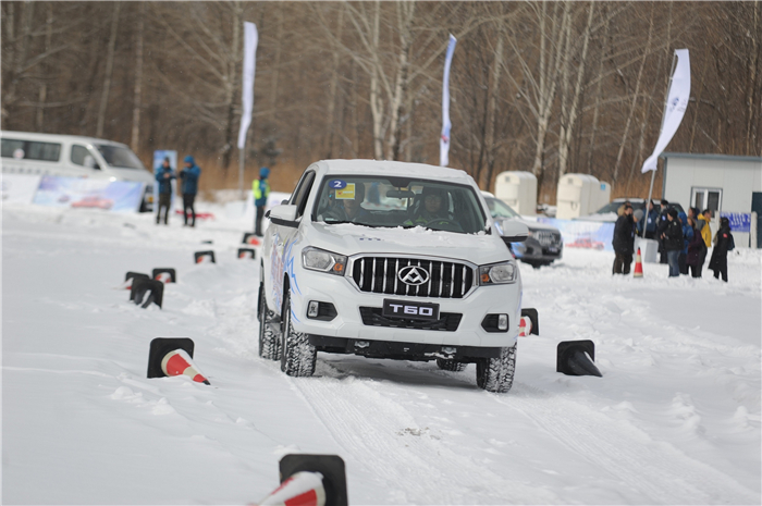 maxus t60 shows excellent performance at test drive on changbai mountains