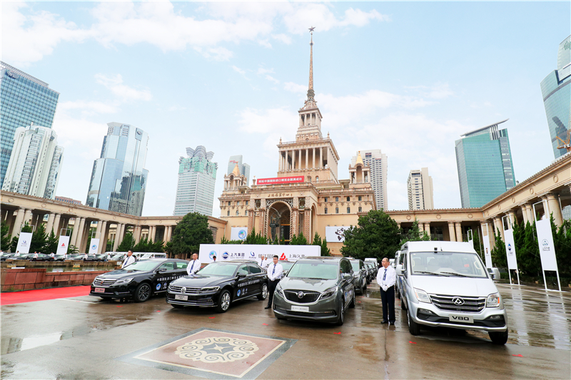 saic motor delivers over 1,000 cars for pickup of ciie guests