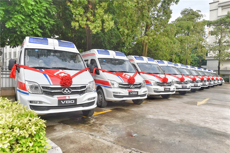 saic motor donates ambulances to guangxi and shaanxi